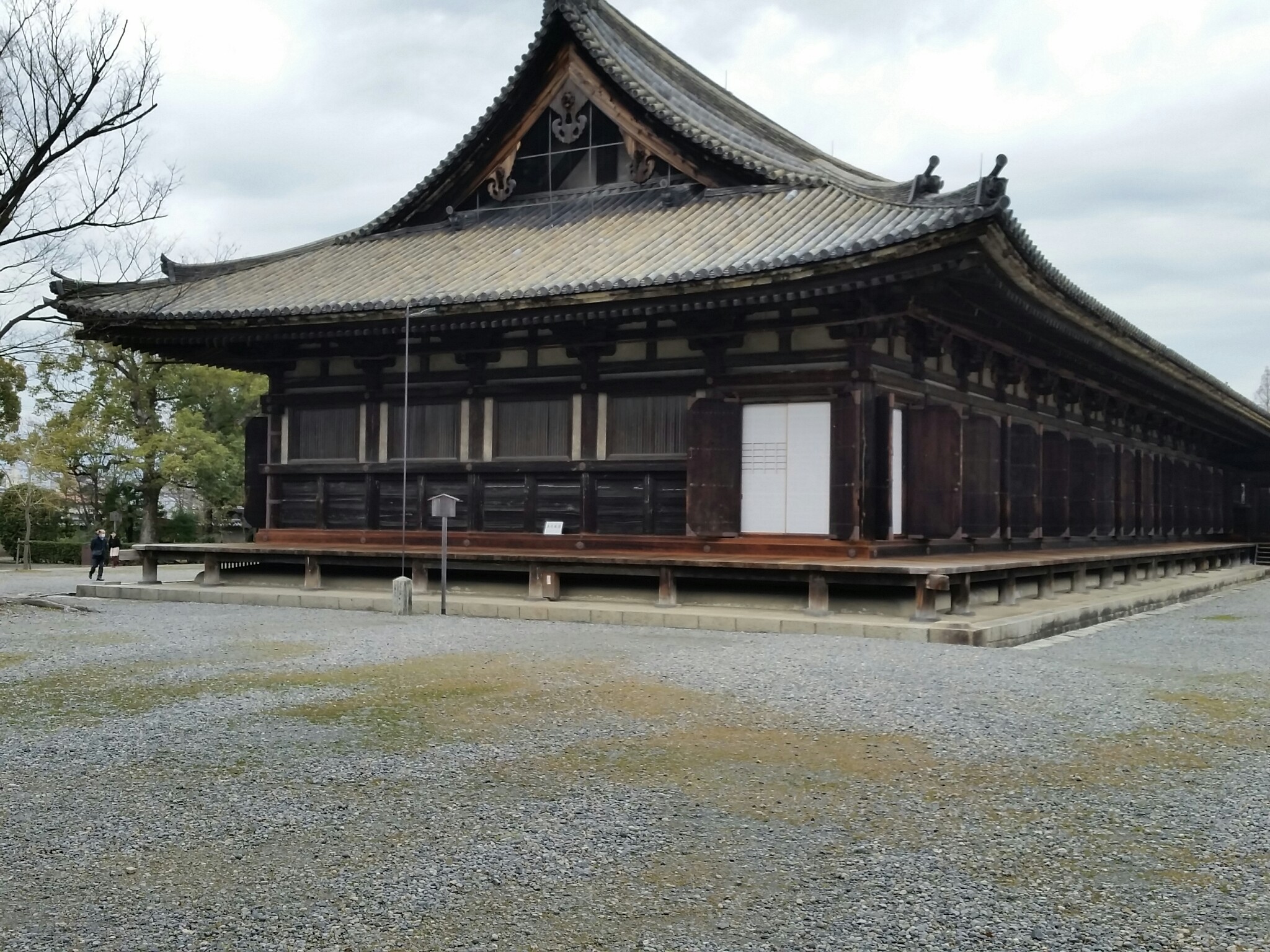 El Sanjusangen-do, el salón de madera más largo de Japón, con sus 1.001 figuras de Kannon
