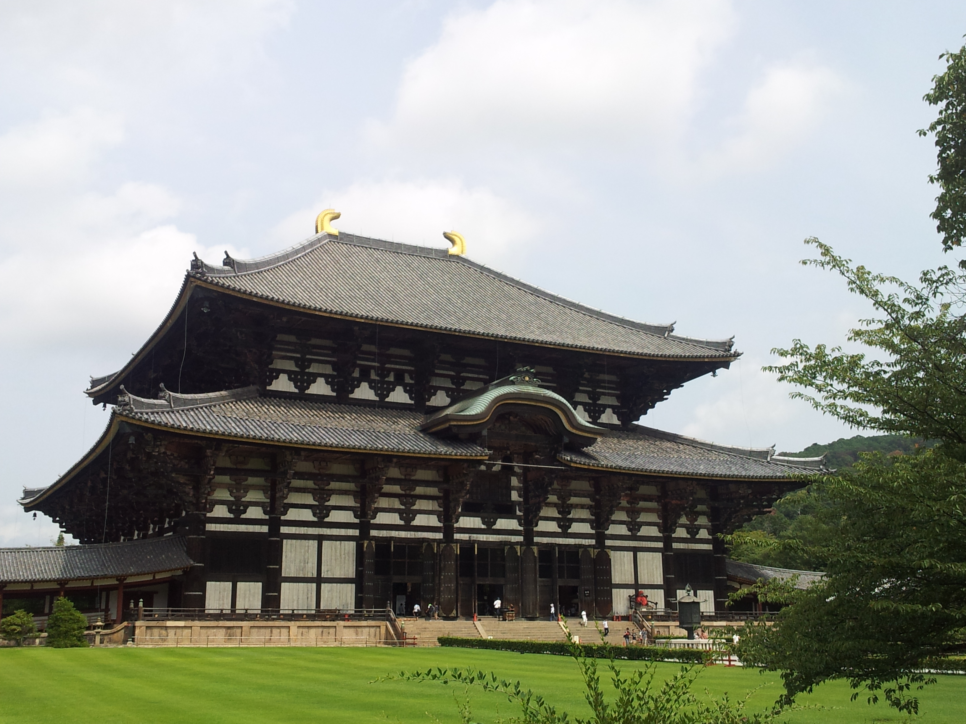 The Daibutsuden of Tōdai-ji — the largest wooden building in the world