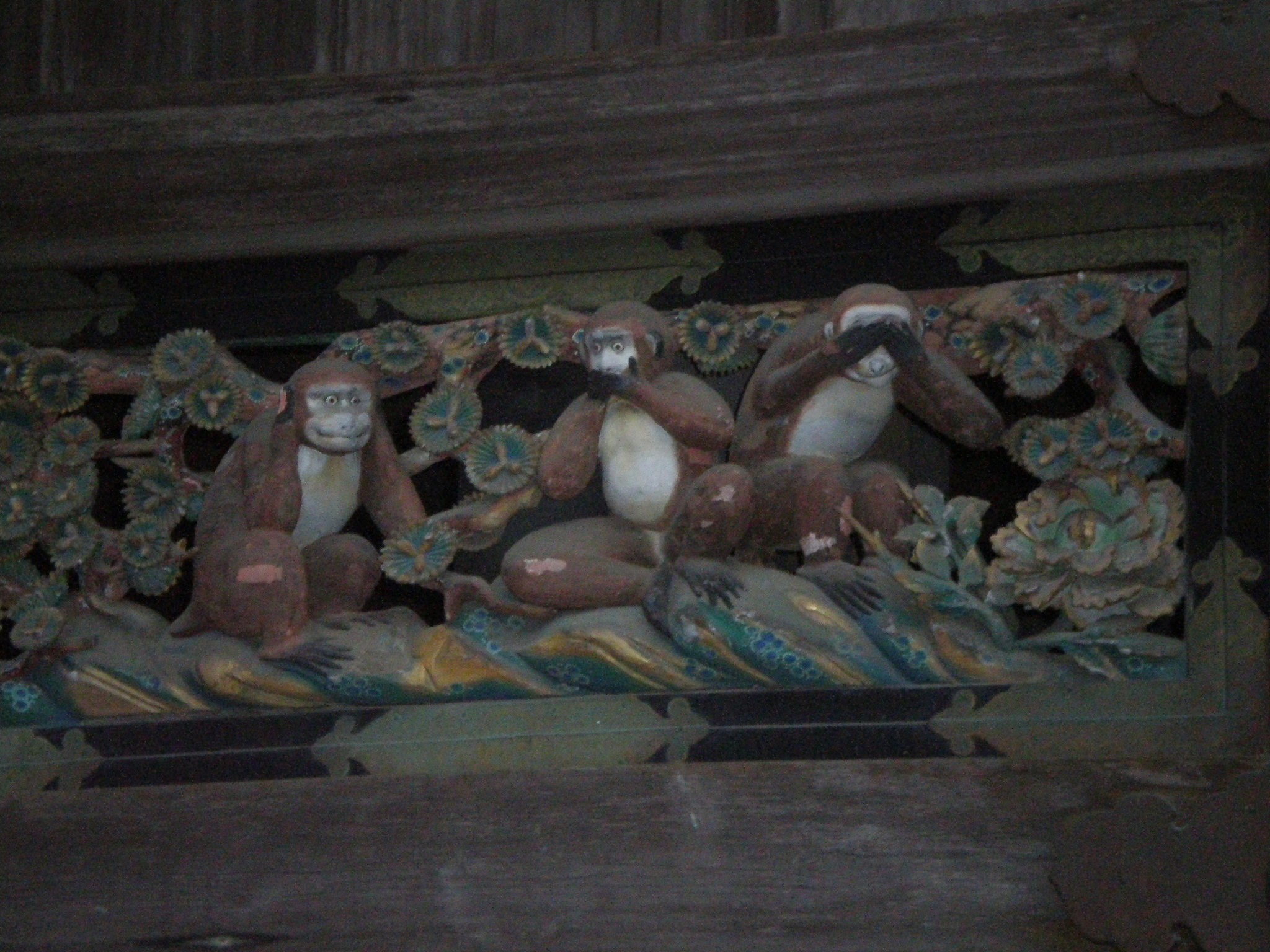 Los tres monos sabios del santuario Tōshōgū: "no oigo, no veo, no hablo", la talla original del concepto